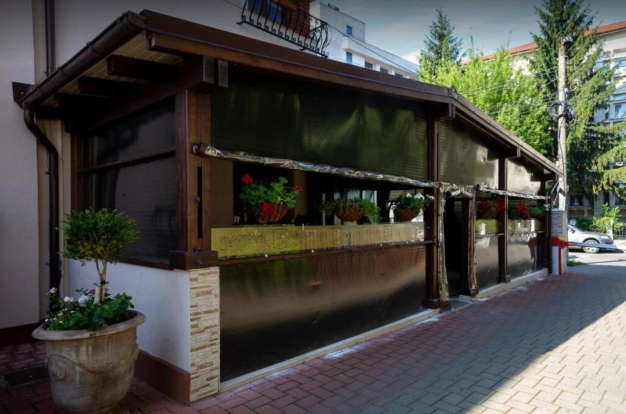 Pensiune Turistica Tosca Bacau Bagian luar foto